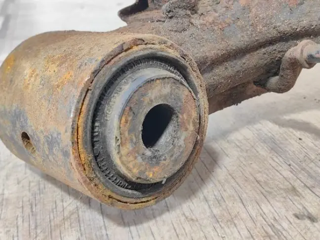 Рычаг задний верхний левый DISCOVERY 3 L319 05-14