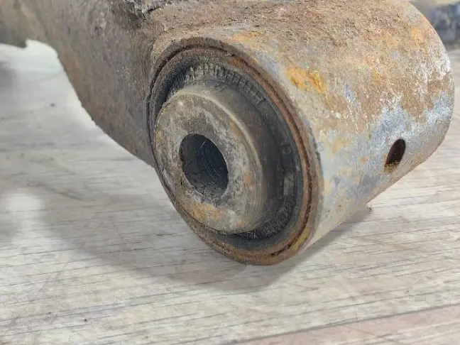 Рычаг задний верхний левый DISCOVERY 3 L319 05-14