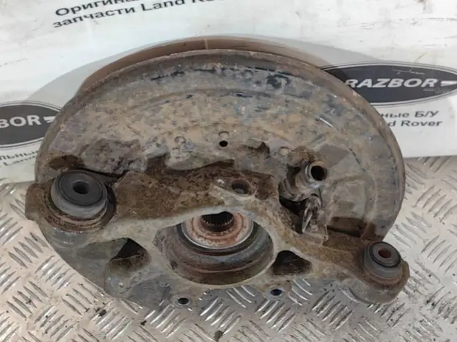 Кулак задний правый DISCOVERY 3/4 L319 05-12