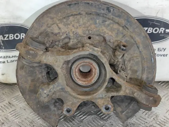 Кулак задний правый DISCOVERY 3/4 L319 05-12