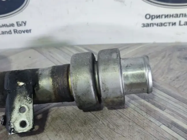 Патрубок интеркулера левый DISCOVERY 3 L319 2.7