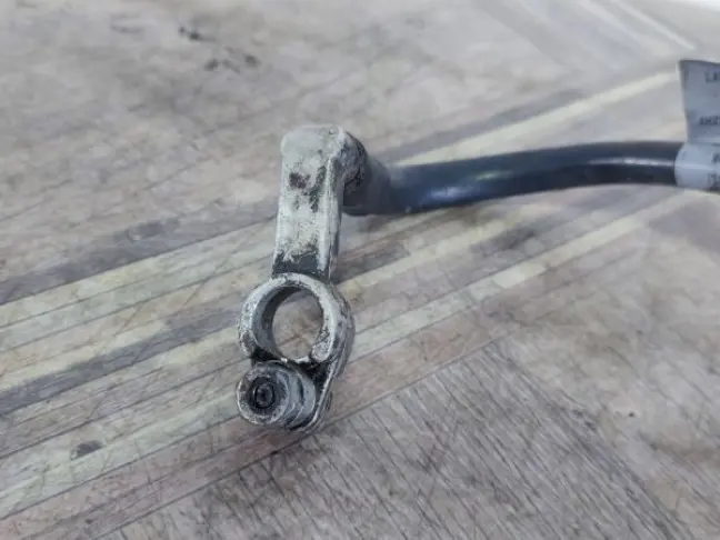 Клемма минус DISCOVERY 3 L319 05-09