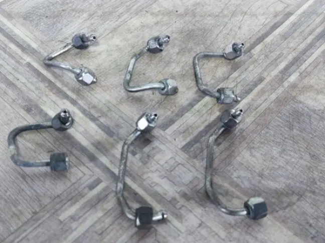 Трубка топливная на форсунки DISCOVERY 3 L319 2.7