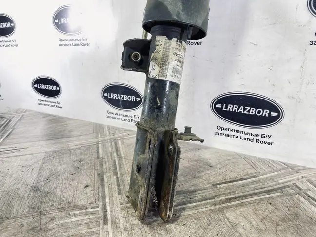 Стойка передняя левая CVD Range Rover L322 09-12