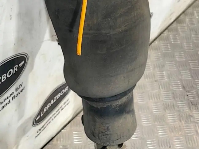 Стойка передняя правая CVD Range Rover L322 09-12