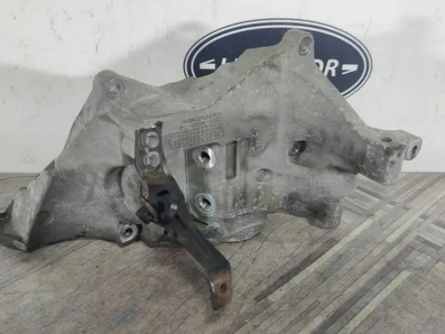 Кронштейн генератора Range Rover Sport 3.0 L320