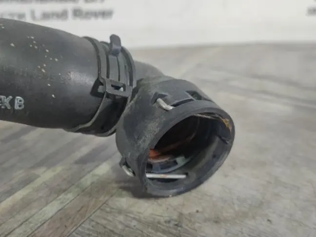 Патрубок охлаждения верхний  Range Rover Sport 3.0