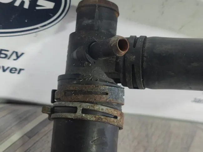 Патрубок охлаждения Range Rover Sport 3.0