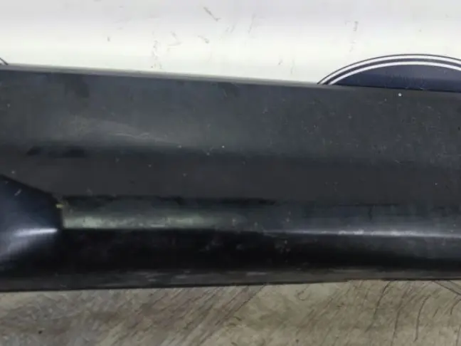 Молдинг двери задний левый  Range Rover Sport 320