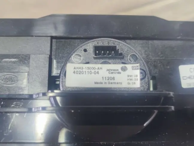 Блок управления магнитолой Range Rover Sport L320