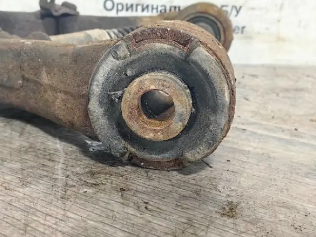 Рычаг передний верхний левый Land Rover Sport L320