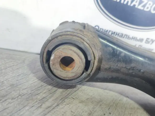 Рычаг передний нижний левый Range Rover Sport L320