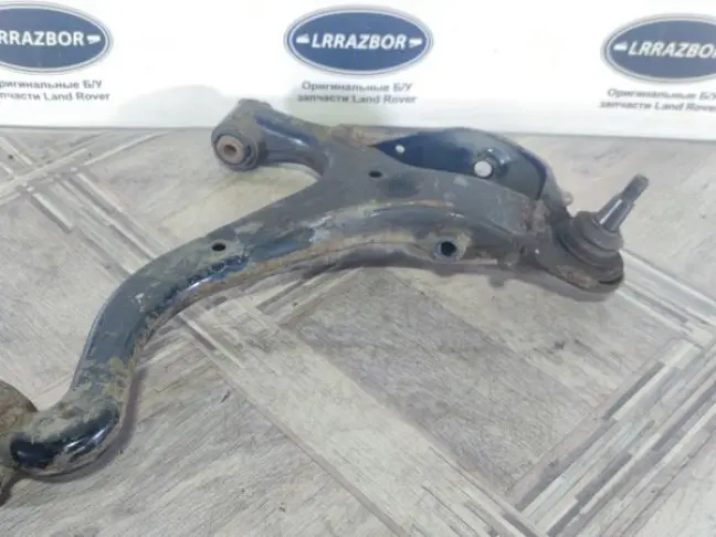 Рычаг передний нижний левый Range Rover Sport L320