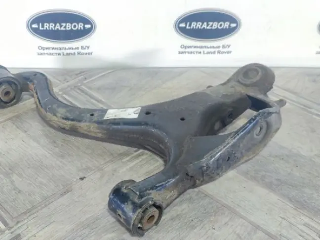 Рычаг передний нижний левый Range Rover Sport L320