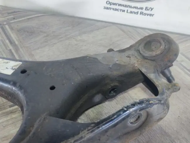 Рычаг передний нижний левый Range Rover Sport L320