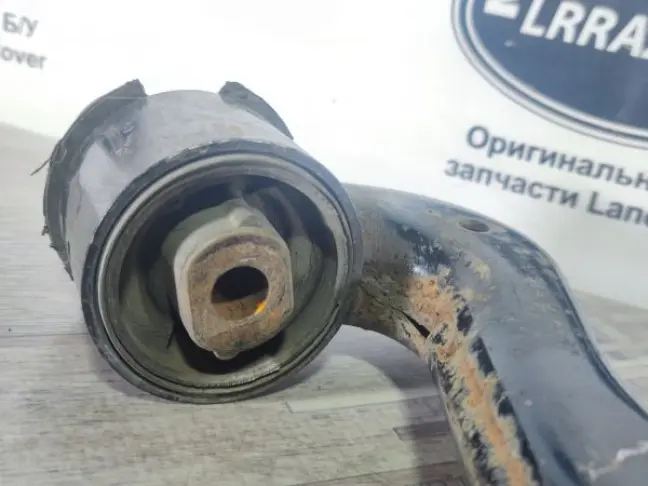 Рычаг передний нижний левый Range Rover Sport L320