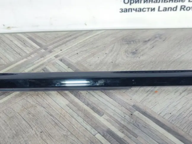 Молдинг стекла правого заднего Evoque 2011-2018