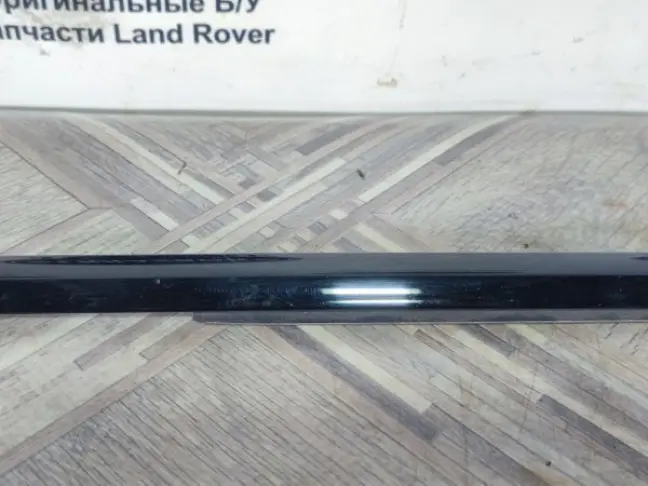 Молдинг стекла правого заднего Evoque 2011-2018