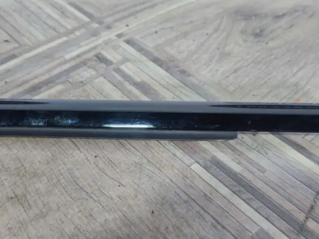 Молдинг стекла левого заднего Evoque 2011-2018