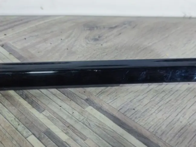 Молдинг стекла левого переднего Evoque 2011-2018