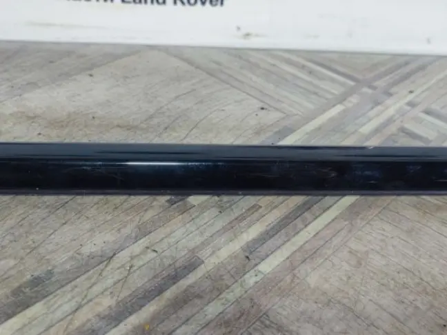 Молдинг стекла левого переднего Evoque 2011-2018