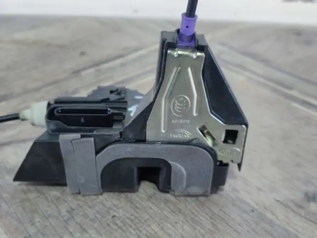 Замок двери задний левый Evoque 2 2018-2022