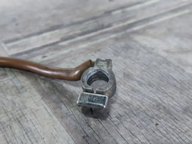 Клемма аккумулятора минус Range Rover L322 05-09