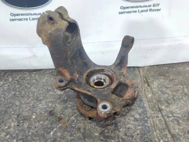 Кулак передний правый Land Rover Freelander 2.2