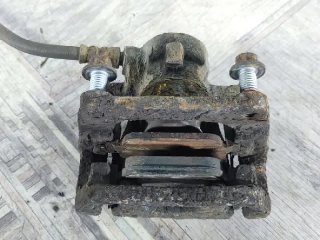 Суппорт задний правый Land Rover Freelander 2.2