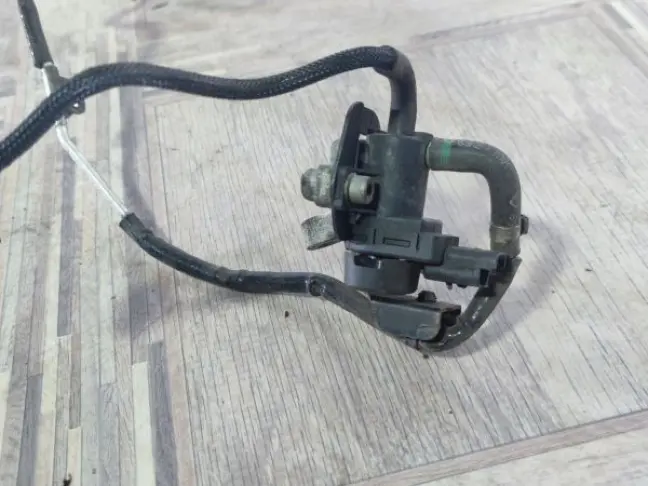 Клапан вакуумный Land Rover Freelander 2 2.2