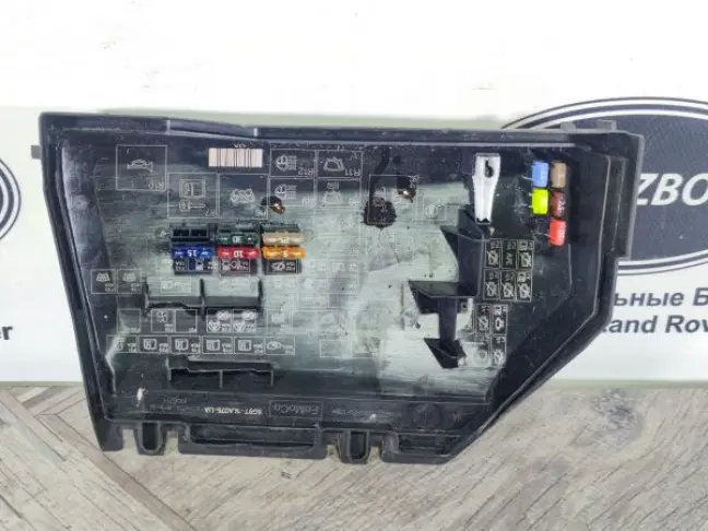 Крышка предохранителей Land Rover Freelander 2