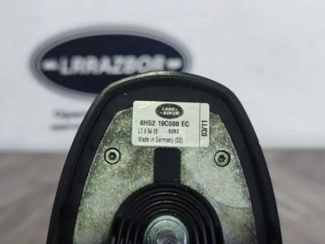 Антенна плавник на крышу Land Rover Freelander 2