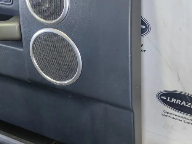 Обшивка двери левая перед DISCOVERY 3 L319 05-09