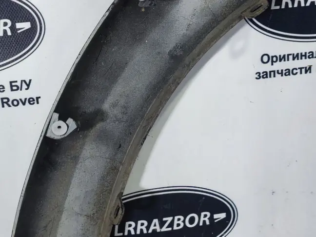 Молдинг переднего левого крыла DISCOVERY 3 L319