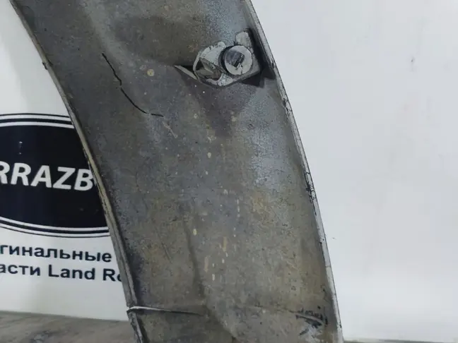 Молдинг переднего левого крыла DISCOVERY 3 L319