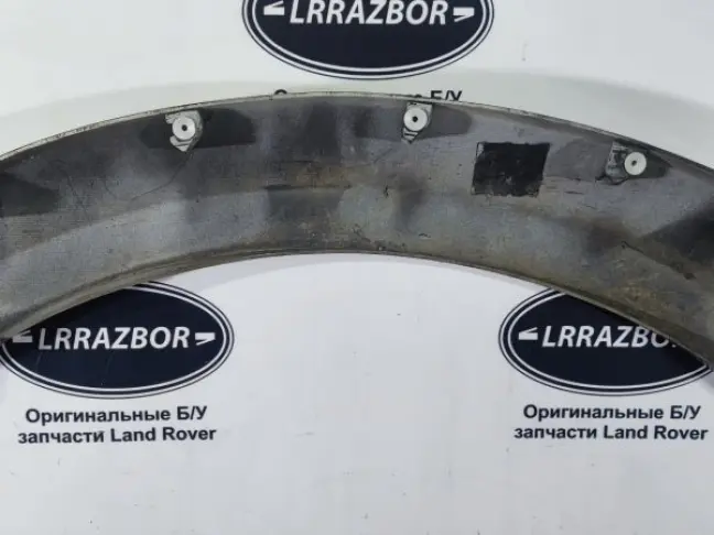 Молдинг переднего левого крыла DISCOVERY 3 L319