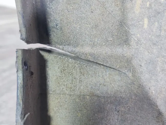 Молдинг переднего левого крыла DISCOVERY 3 L319