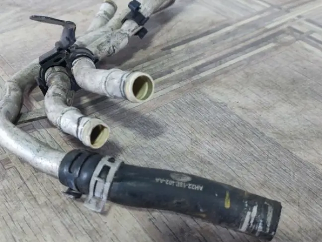 Патрубок печки алюминий Range Rover Sport 3.0