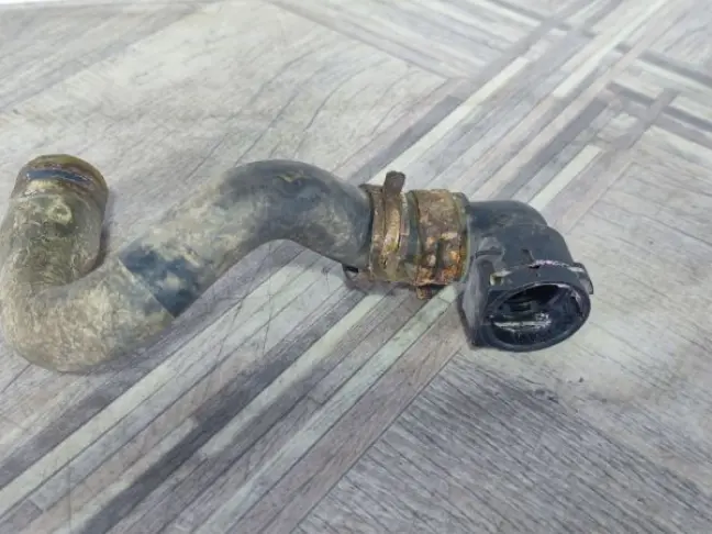 Патрубок охлаждения Range Rover Sport 3.0