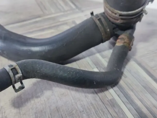 Патрубок охлаждения Range Rover Sport 3.0