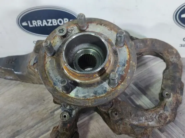 Кулак поворотный передний левый DISCOVERY 4 L319