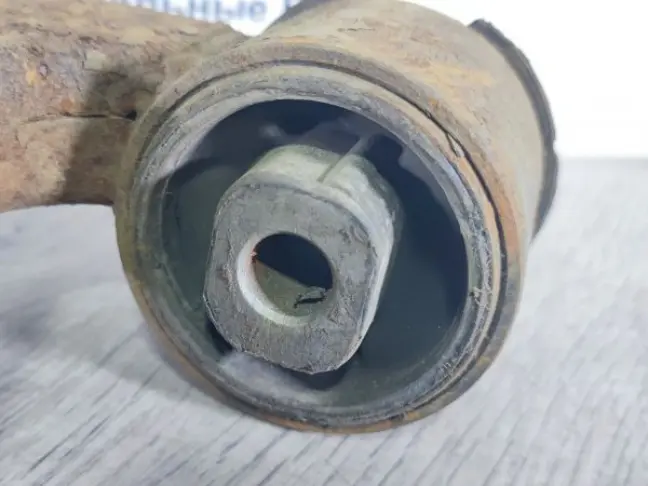 Рычаг передний нижний левый DISCOVERY 3/4 L319