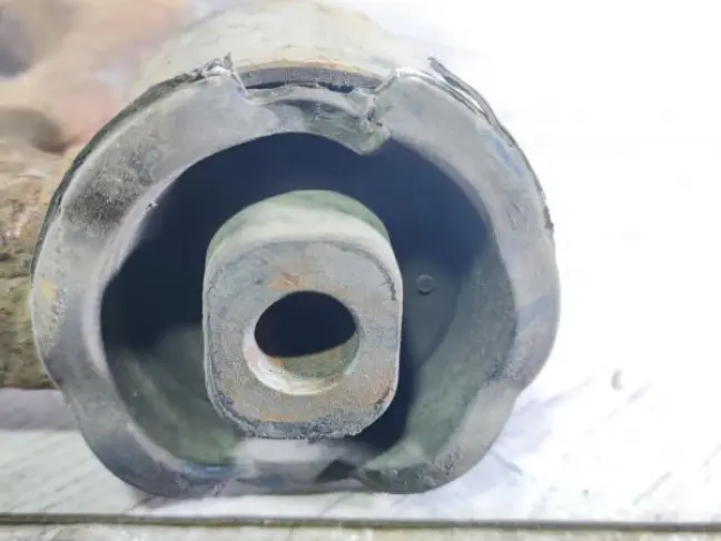 Рычаг передний нижний левый DISCOVERY 3/4 L319