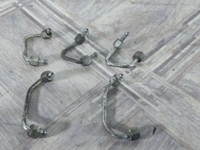 Трубка топливная на форсунки DISCOVERY 3 L319 2.7