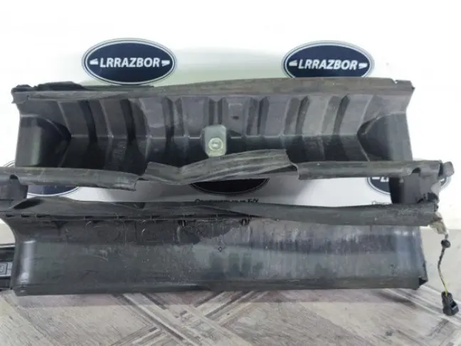 Диффузор радиатора  DISCOVERY 3 L319