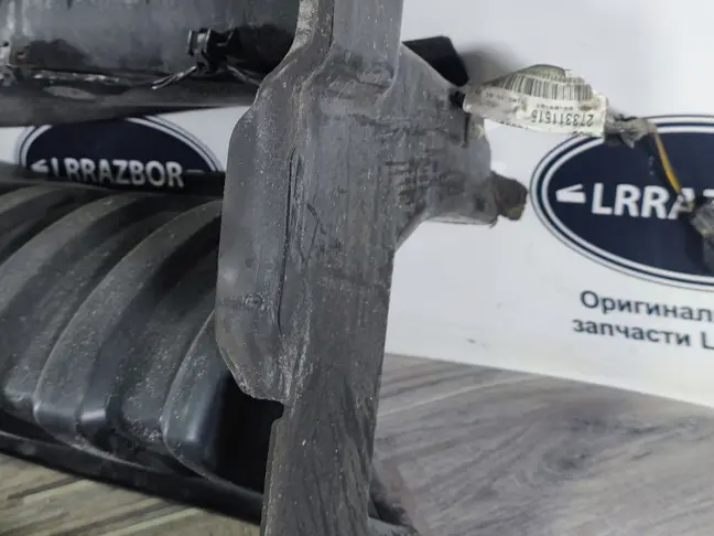 Диффузор радиатора  DISCOVERY 3 L319