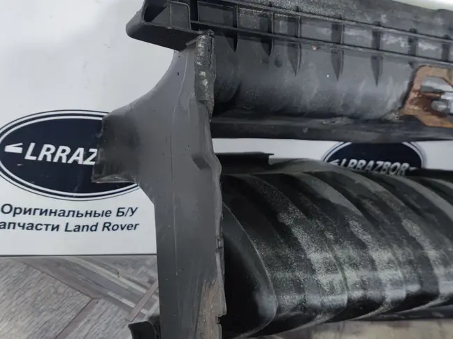 Диффузор радиатора  DISCOVERY 3 L319