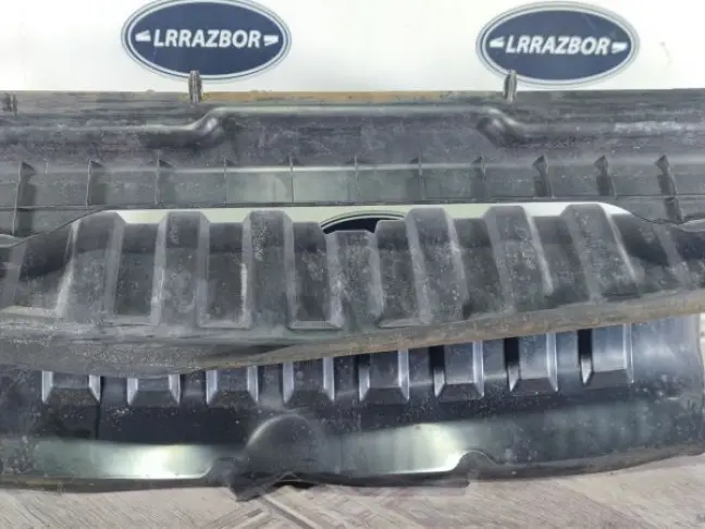 Диффузор радиатора  DISCOVERY 3 L319