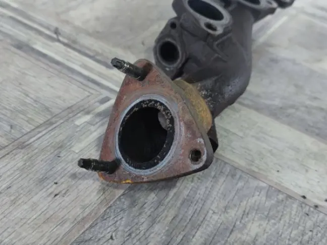 Коллектор левый Land Rover DISCOVERY 3 L319 2.7