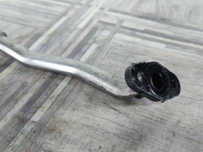 Трубка слива масла правая Range Rover Sport 3.0